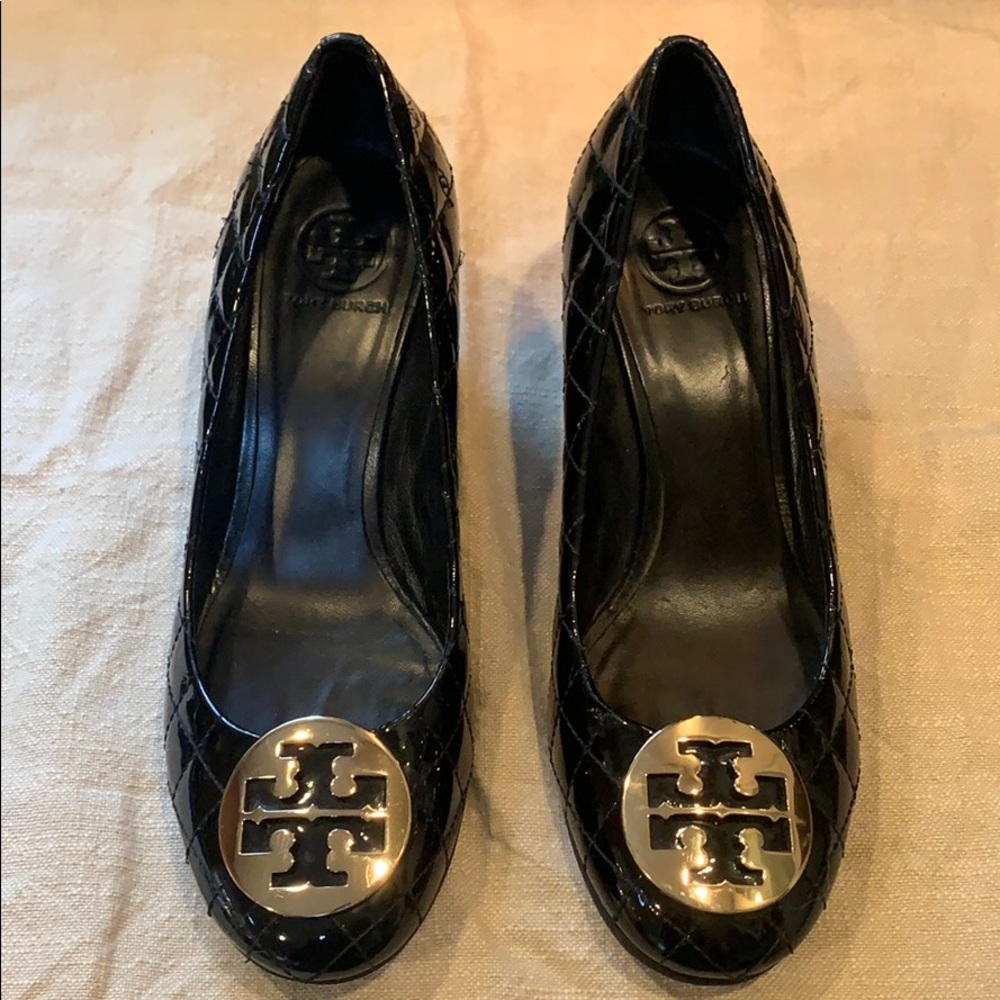 Tory Burch Patent Quilted Black Wedges - 10